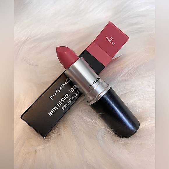 COPY - MAC Cosmetics Matte lipstick in the shade “ Please Me” - Picture 1 of 2